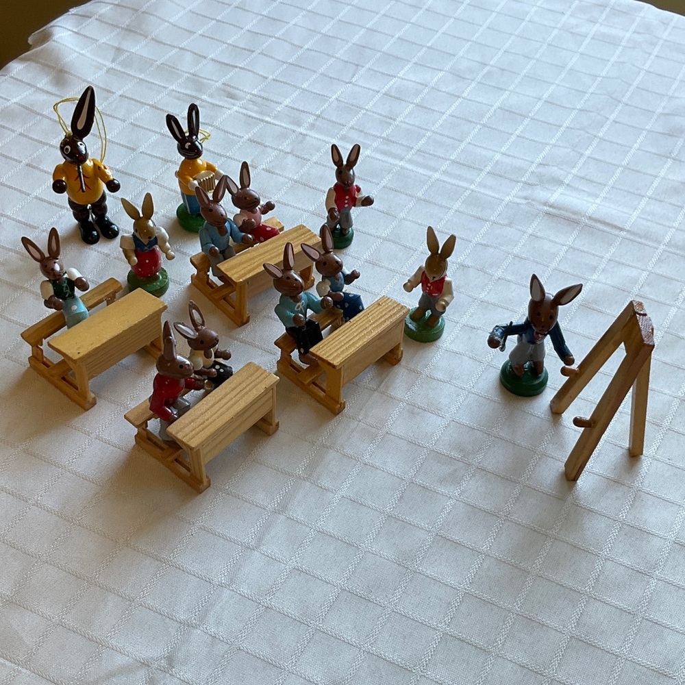 Vintage Erzgebirge Schoolhouse Bunnies